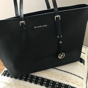 Black Michael Kors Jet Set Tote bag